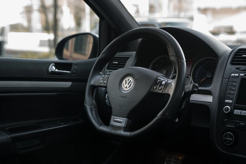 Volkswagen Golf V – wysoki komfort, znakomite właściwości jezdne i więcej wersji nadwoziowych - 13.