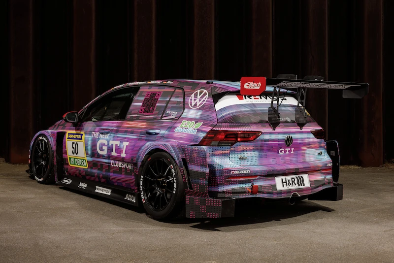 Volkswagen świętuje 50 lat Golfa podczas  24-godzinnego wyścigu na torze Nürburgring - 6.