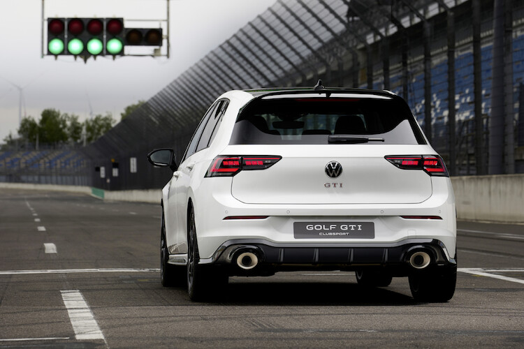 Światowa premiera podczas wyścigu 24 h: Volkswagen prezentuje nowego Golfa GTI Clubsport na Nürburgringu 