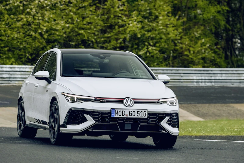 Światowa premiera podczas wyścigu 24 h: Volkswagen prezentuje nowego Golfa GTI Clubsport na Nürburgringu - 31.