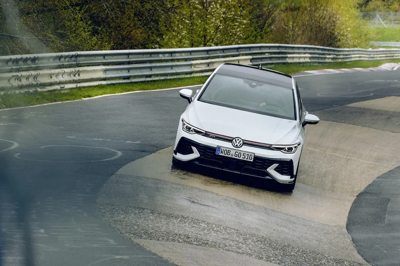 Światowa premiera podczas wyścigu 24 h: Volkswagen prezentuje nowego Golfa GTI Clubsport na Nürburgringu - 21.