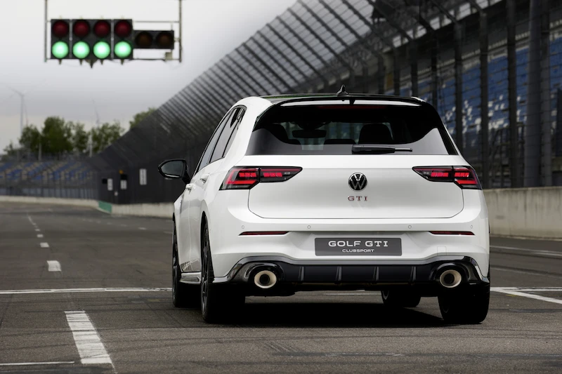 Światowa premiera podczas wyścigu 24 h: Volkswagen prezentuje nowego Golfa GTI Clubsport na Nürburgringu - 4.