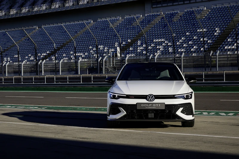 Światowa premiera podczas wyścigu 24 h: Volkswagen prezentuje nowego Golfa GTI Clubsport na Nürburgringu - 3.