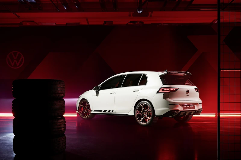 Światowa premiera podczas wyścigu 24 h: Volkswagen prezentuje nowego Golfa GTI Clubsport na Nürburgringu - 14.