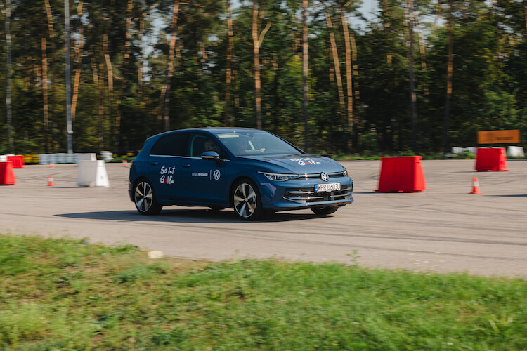 50 lat Volkswagena Golfa na Torze Modlin – huczne urodziny kultowego modelu marki z Wolfsburga