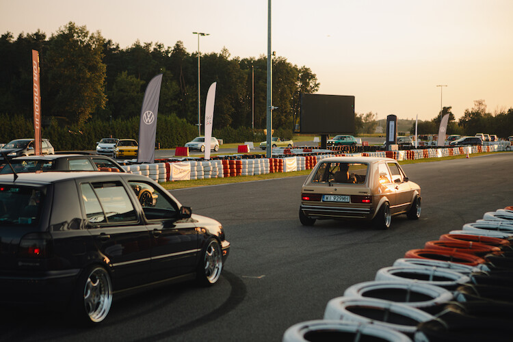 50 lat Volkswagena Golfa na Torze Modlin – huczne urodziny kultowego modelu marki z Wolfsburga