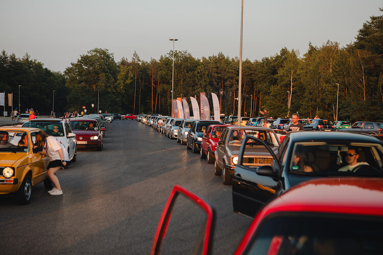 50 lat Volkswagena Golfa na Torze Modlin – huczne urodziny kultowego modelu marki z Wolfsburga