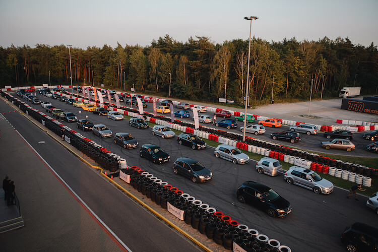 50 lat Volkswagena Golfa na Torze Modlin – huczne urodziny kultowego modelu marki z Wolfsburga