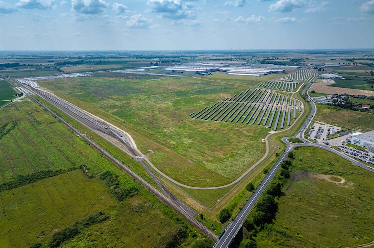 Fabrykę Volkswagena we Wrześni zasila dziś wyłącznie energia słoneczna