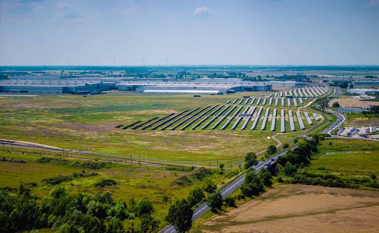 Fabrykę Volkswagena we Wrześni zasila dziś wyłącznie energia słoneczna