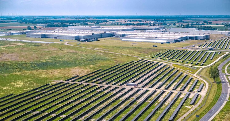 Fabrykę Volkswagena we Wrześni zasila dziś wyłącznie energia słoneczna