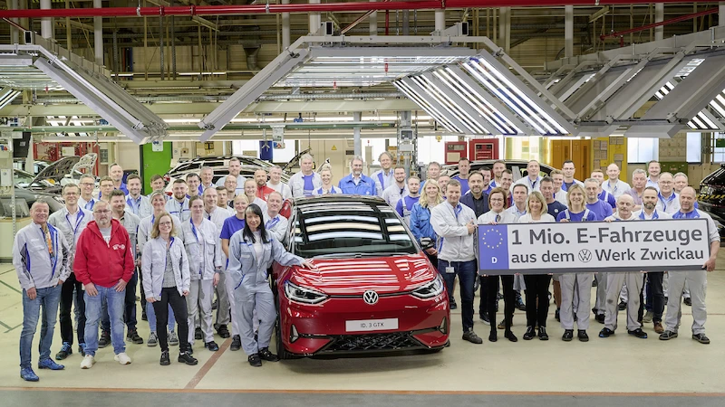 Milionowy samochód elektryczny zjechał z linii produkcyjnej w fabryce Volkswagena w Zwickau 