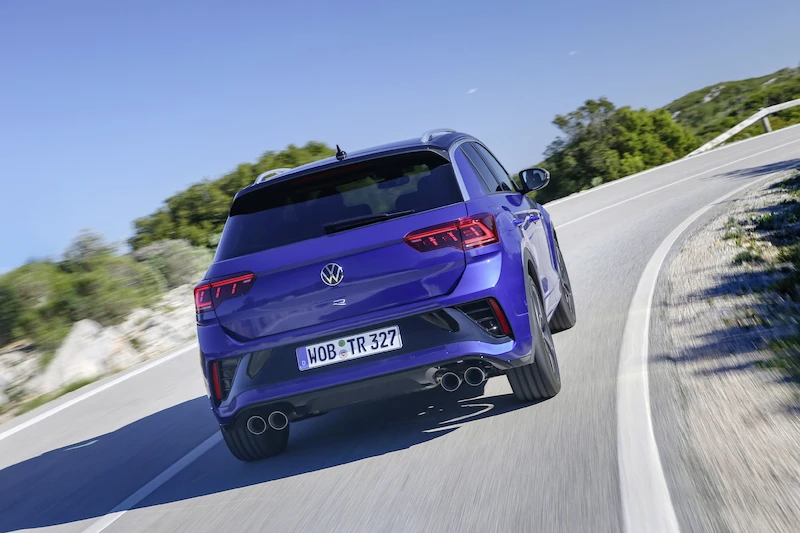 Sportowe modele Volkswagena bardziej przystępne: marka z Wolfsburga obniża ceny odmian GTI i R - 9.