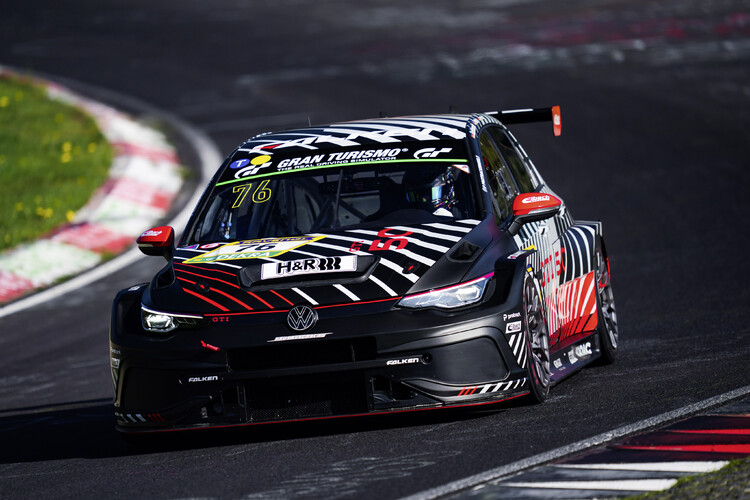 Festiwal Volkswagena Golfa GTI podczas weekendu wyścigowego 24h ADAC na torze Nürburgring
