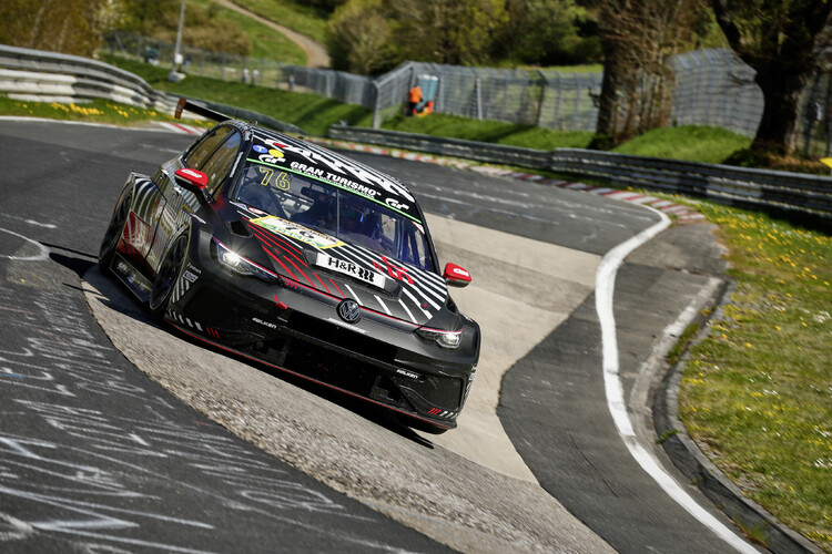 Festiwal Volkswagena Golfa GTI podczas weekendu wyścigowego 24h ADAC na torze Nürburgring