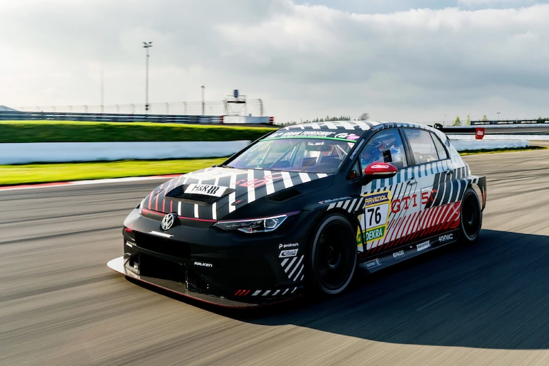 Festiwal Volkswagena Golfa GTI podczas weekendu wyścigowego 24h ADAC na torze Nürburgring - 12.