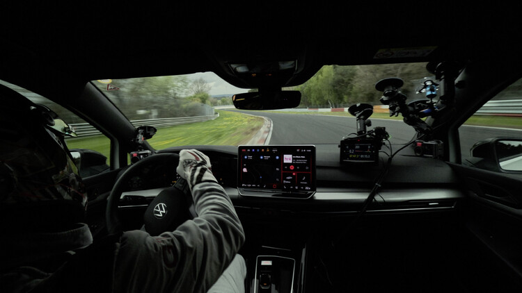 Nowy Golf GTI EDITION 50 to najszybszy produkowany seryjnie model Volkswagena na torze Nürburgring