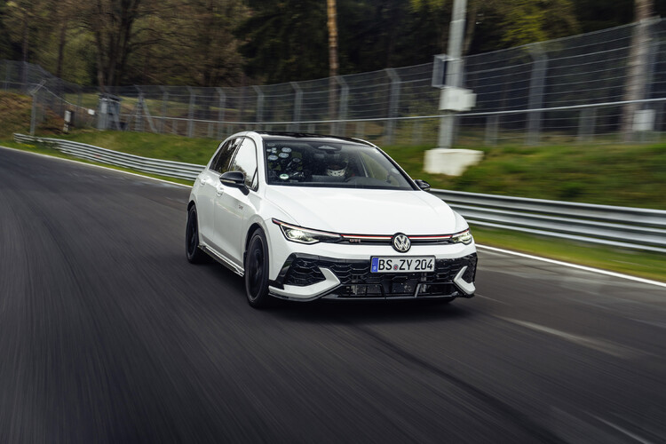 Nowy Golf GTI EDITION 50 to najszybszy produkowany seryjnie model Volkswagena na torze Nürburgring