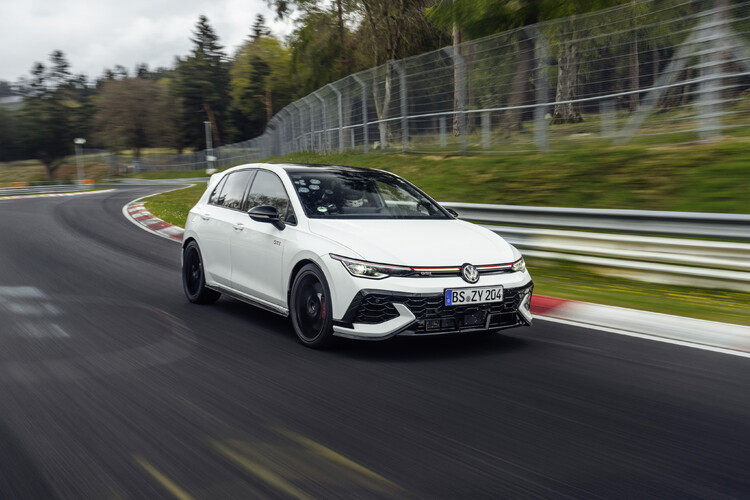Nowy Golf GTI EDITION 50 to najszybszy produkowany seryjnie model Volkswagena na torze Nürburgring