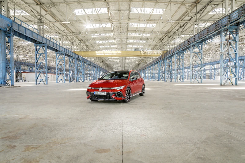 Volkswagen prezentuje Golfa GTI EDITION 50 – najmocniejszą produkowaną seryjnie wersję tego auta - 48.