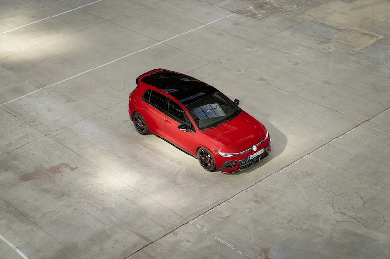 Volkswagen prezentuje Golfa GTI EDITION 50 – najmocniejszą produkowaną seryjnie wersję tego auta - 46.