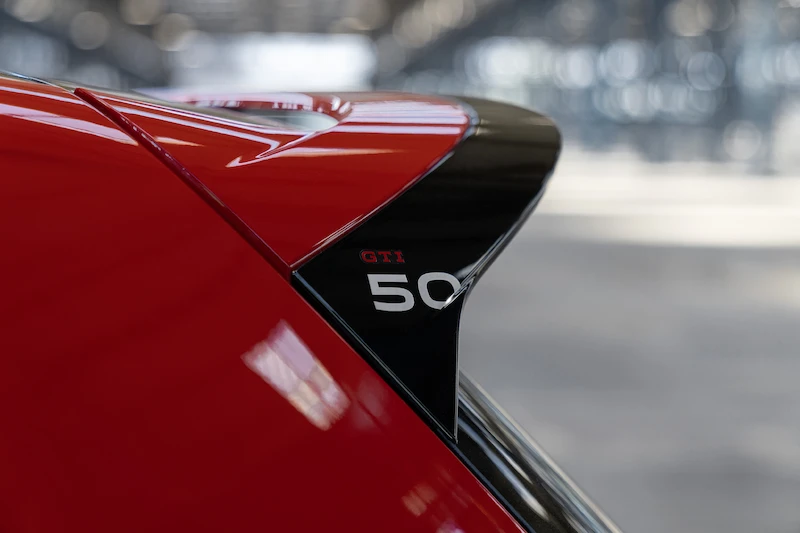 Volkswagen prezentuje Golfa GTI EDITION 50 – najmocniejszą produkowaną seryjnie wersję tego auta - 43.
