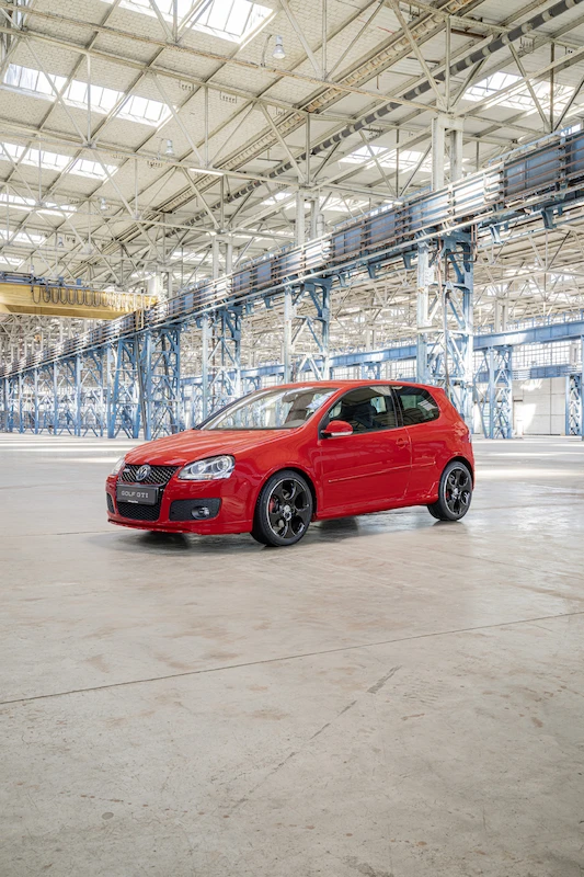 Volkswagen prezentuje Golfa GTI EDITION 50 – najmocniejszą produkowaną seryjnie wersję tego auta - 28.