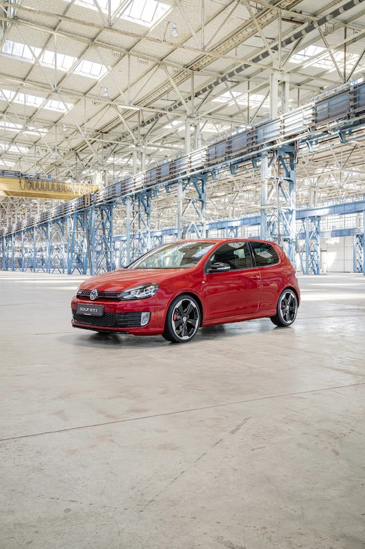 Volkswagen prezentuje Golfa GTI EDITION 50 – najmocniejszą produkowaną seryjnie wersję tego auta - 27.