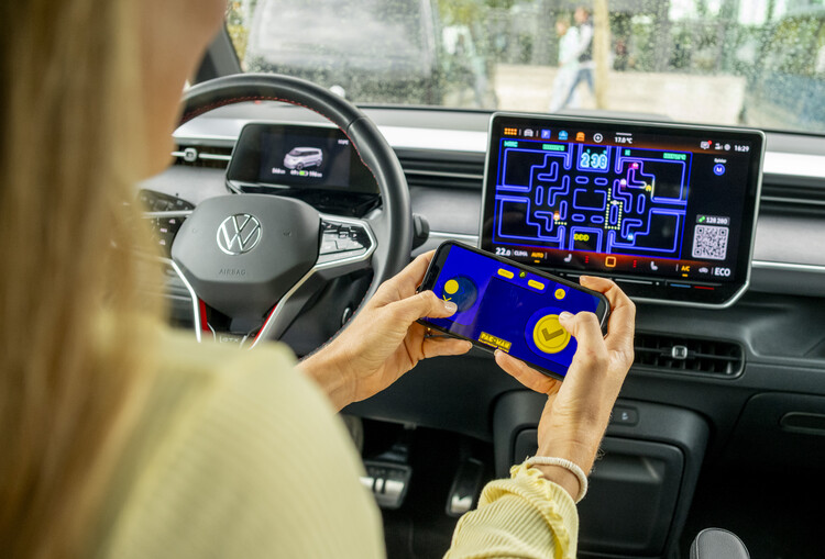 Volkswagen Samochody Dostawcze wprowadza AirConsole i przekształca system infotainment w konsolę do gier