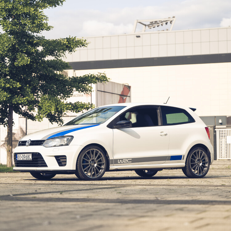 50 lat Polo: Piąta generacja miejskiego Volkswagena z sukcesami na rajdowych trasach