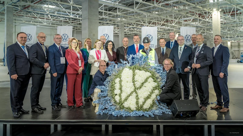 Wiecha na budowie nowych hal Volkswagen Poznań. We Wrześni powstaje zaplecze dla elektrycznego Craftera