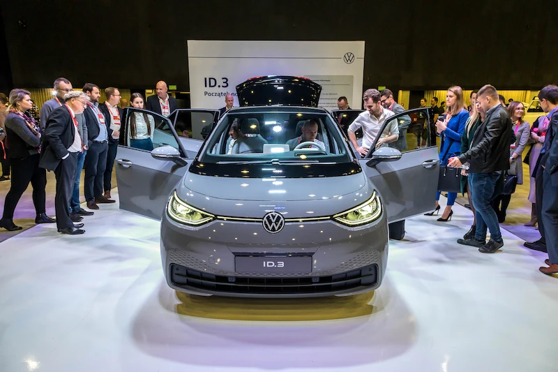 „Grupa Volkswagen od 2016 roku wdraża najbardziej kompleksową inicjatywę elektryfikacji w globalnym przemyśle motoryzacyjnym” - 12.