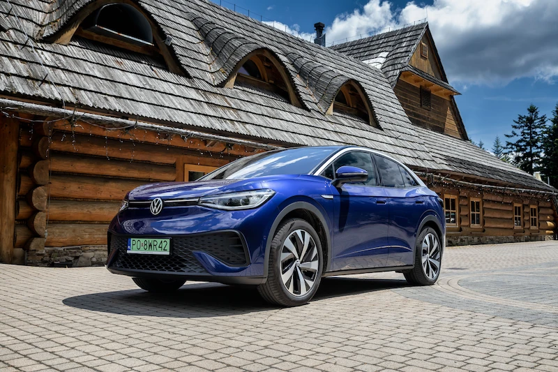 Grupa Volkswagen zwiększyła prawie o połowę dostawy pojazdów elektrycznych w pierwszym półroczu - 4.
