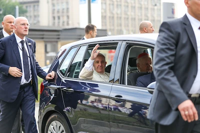 Papież Franciszek podróżuje Golfem - galeria