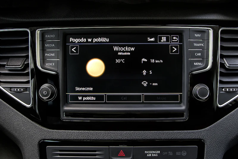 Volkswagen Car-Net - zaawansowany asystent kierowcy - 21.