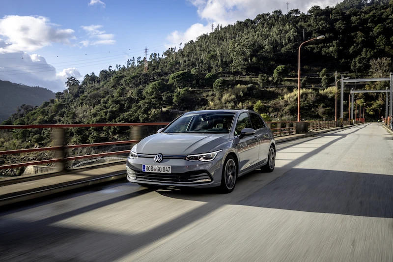 Volkswagen Golf - 50.