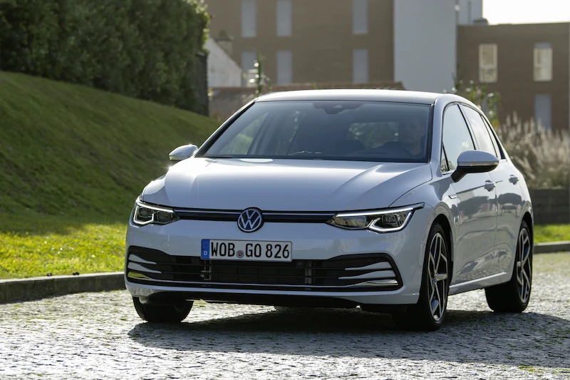 Volkswagen Golf - 104.