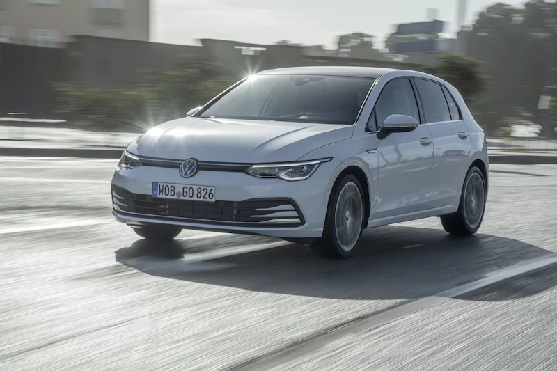 Volkswagen Golf - 102.