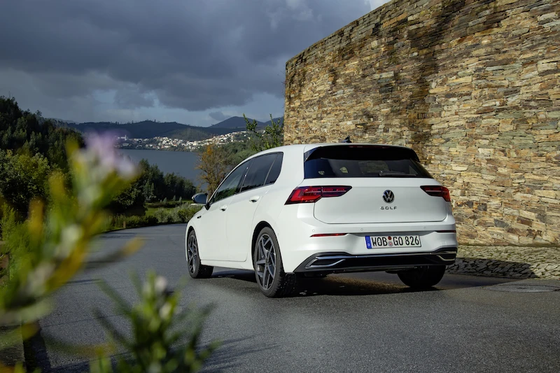 Volkswagen Golf - 8.