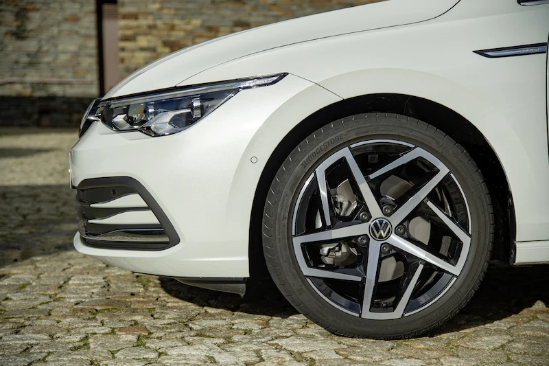 Volkswagen Golf - 129.