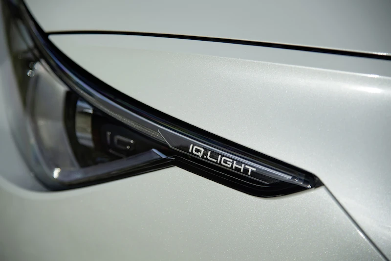 Volkswagen Golf - 100.