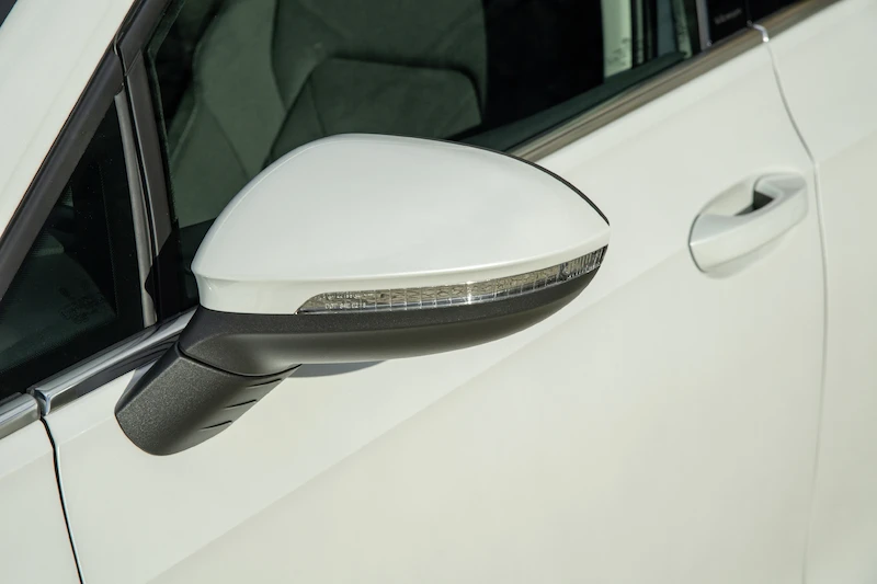 Volkswagen Golf - 40.