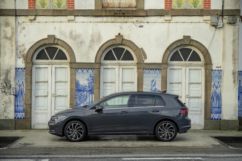 Volkswagen Golf - 29.