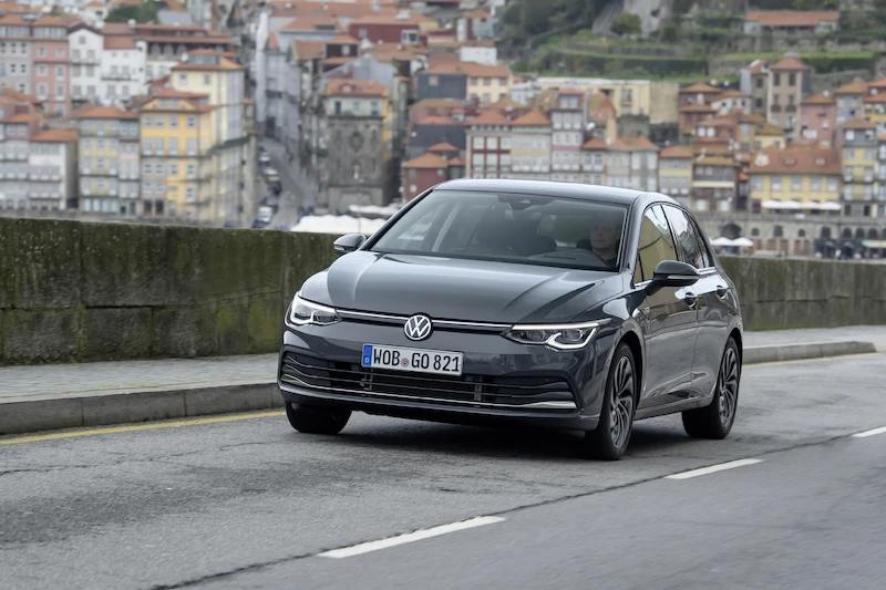 Volkswagen Golf - 99.