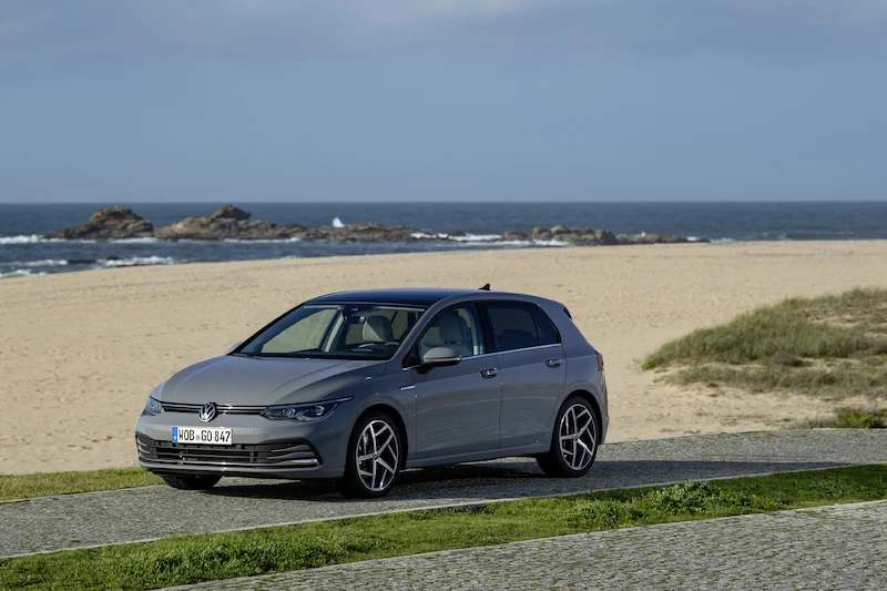 Volkswagen Golf - 2.
