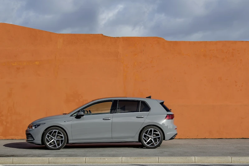 Volkswagen Golf - 142.