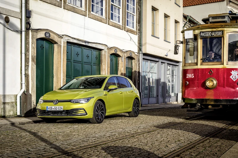 Volkswagen Golf - 80.