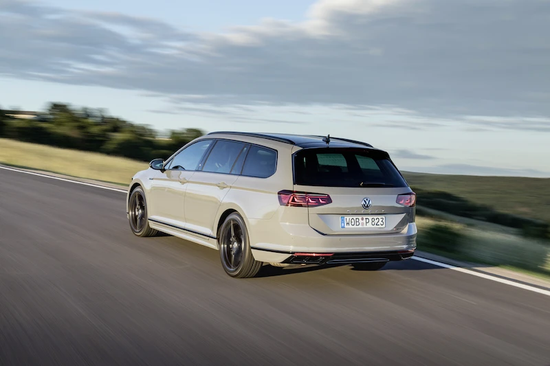 Volkswagen Passat Variant R-Line Edition - 3.