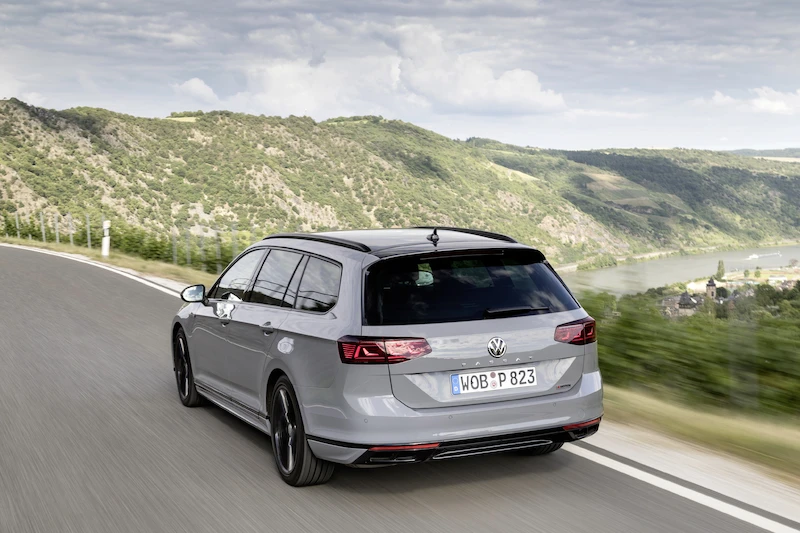 Volkswagen Passat Variant R-Line Edition - 9.