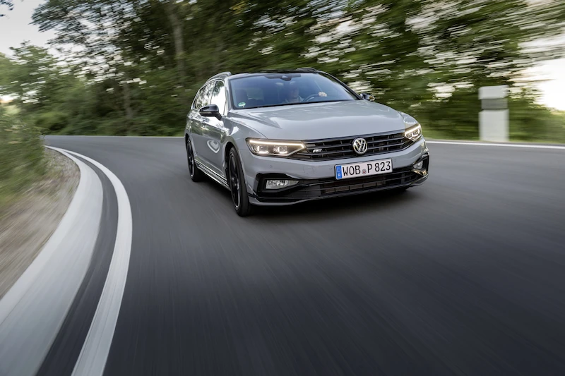 Volkswagen Passat Variant R-Line Edition - 16.